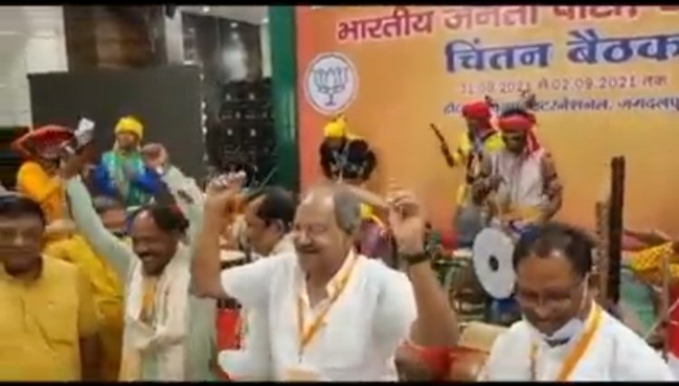 ढाई साल के मुद्दे पर भाजपा में इतनी बेचैनी क्यूं है भाई!
