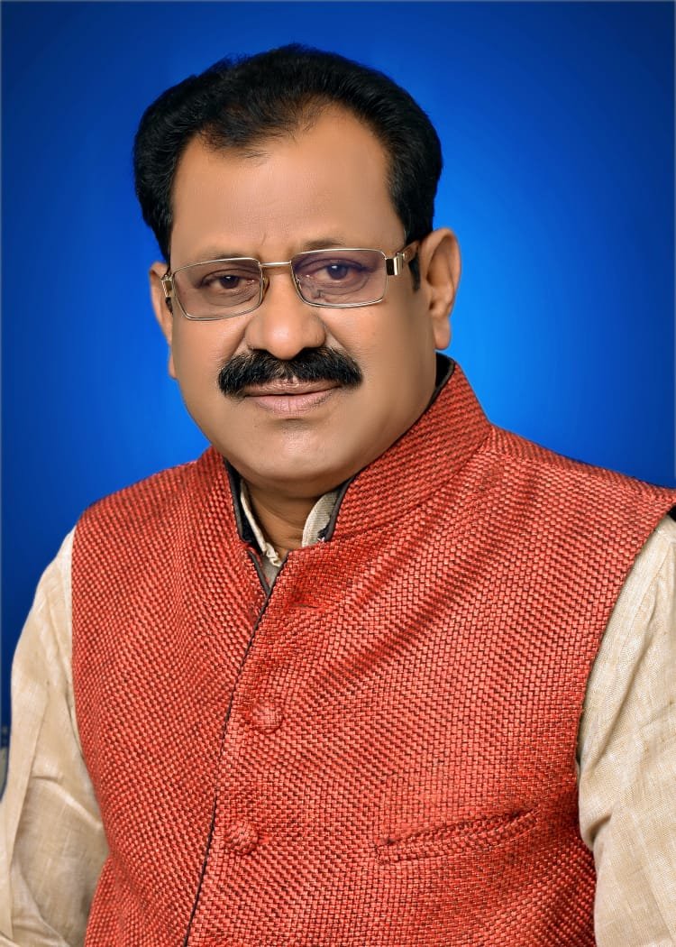 अभनपुर कांग्रेस के नेता रतिराम साहू के निष्कासन पर रोक से क्षेत्र में हर्ष की लहर